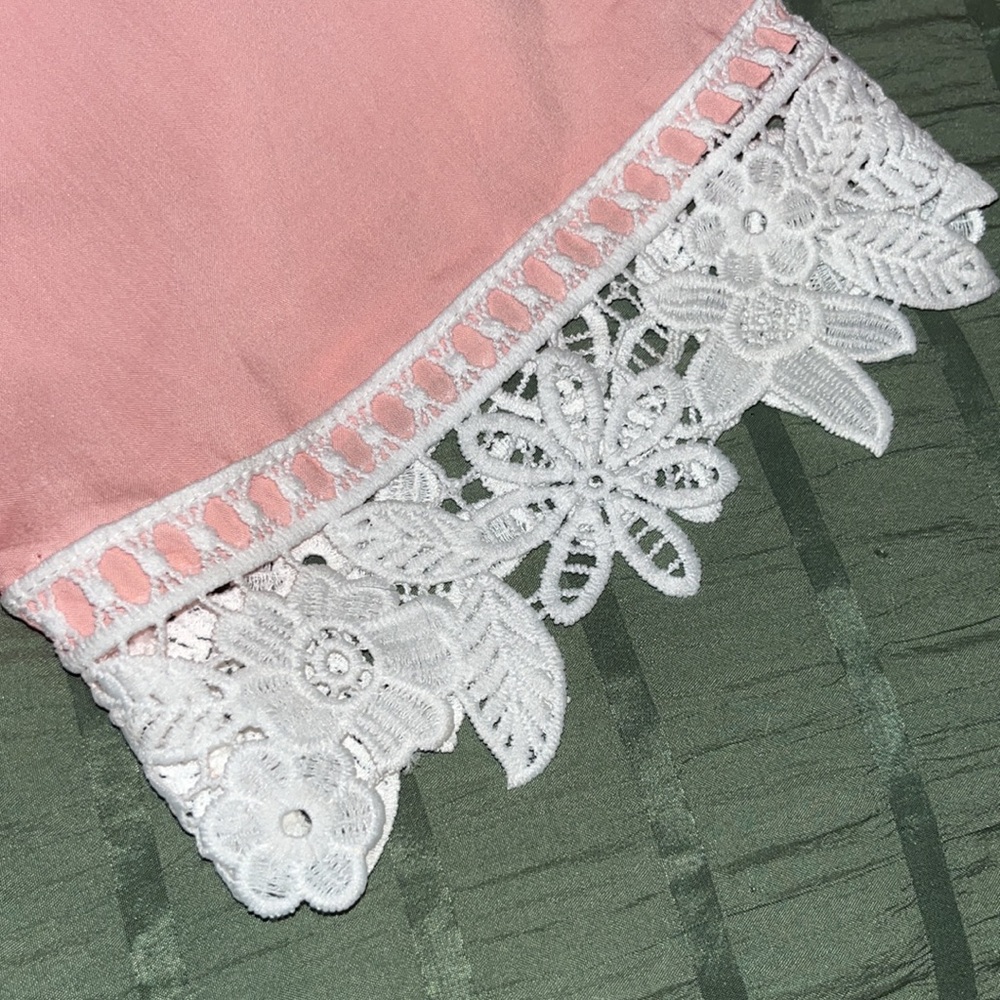 Pink Duster - Picture 4 of 4